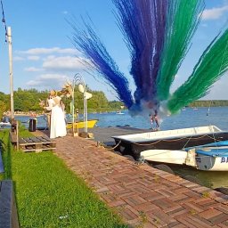 Mirosław Gawrych - Wystrzał kolorowych min dymnych w plenerze