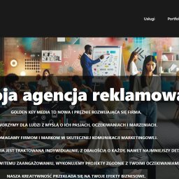 Helisa Factory Sp. z o.o. - Strona agencji reklamowej Golden Key Media z hasłem 'Twoja agencja reklamowa'. Widoczni pracownicy w biurze podczas pracy.