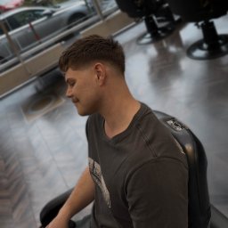 Trymowanie brody i konturowanie. Barber Kraków Kazimierz. Rezerwacja online.