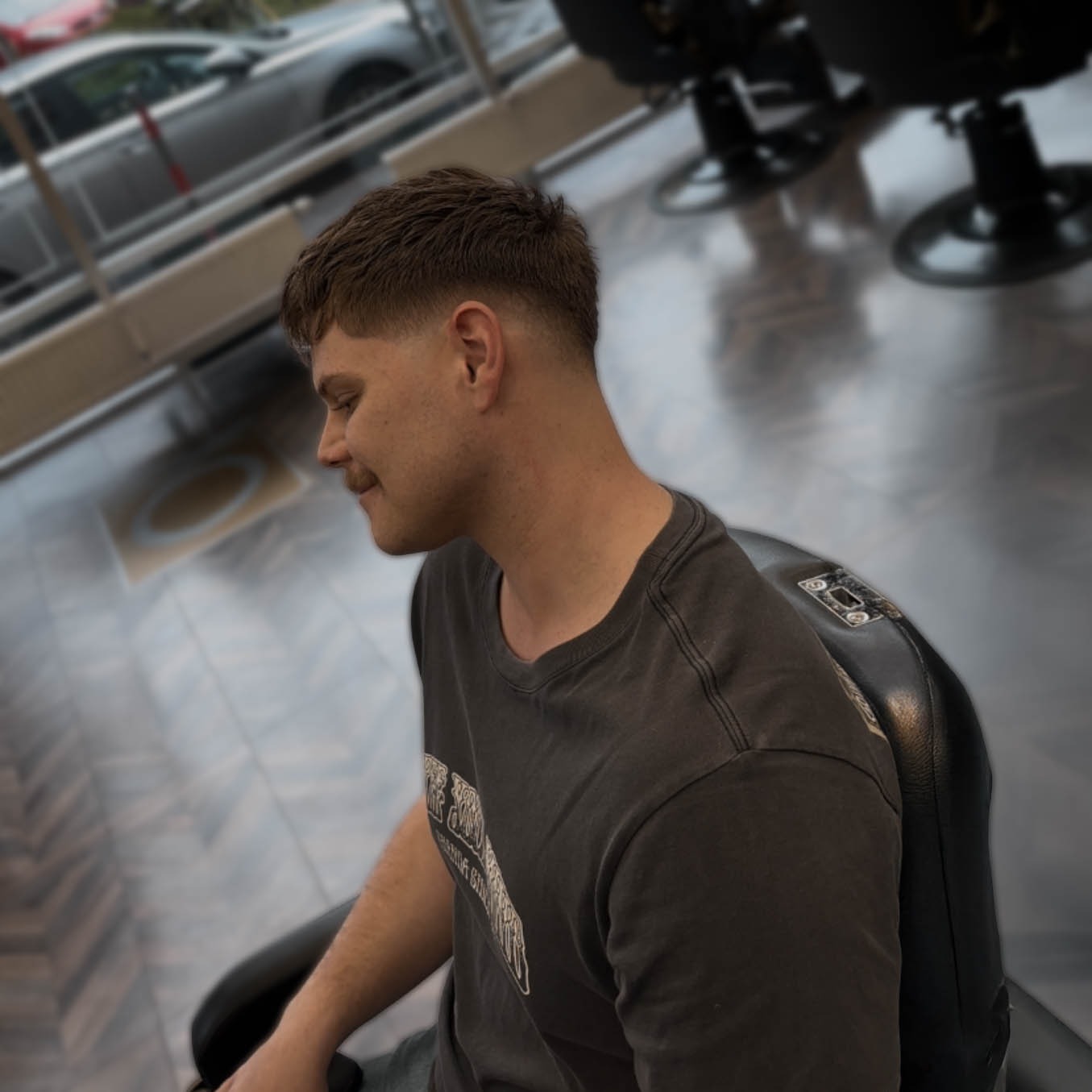 Trymowanie brody i konturowanie. Barber Kraków Kazimierz. Rezerwacja online.