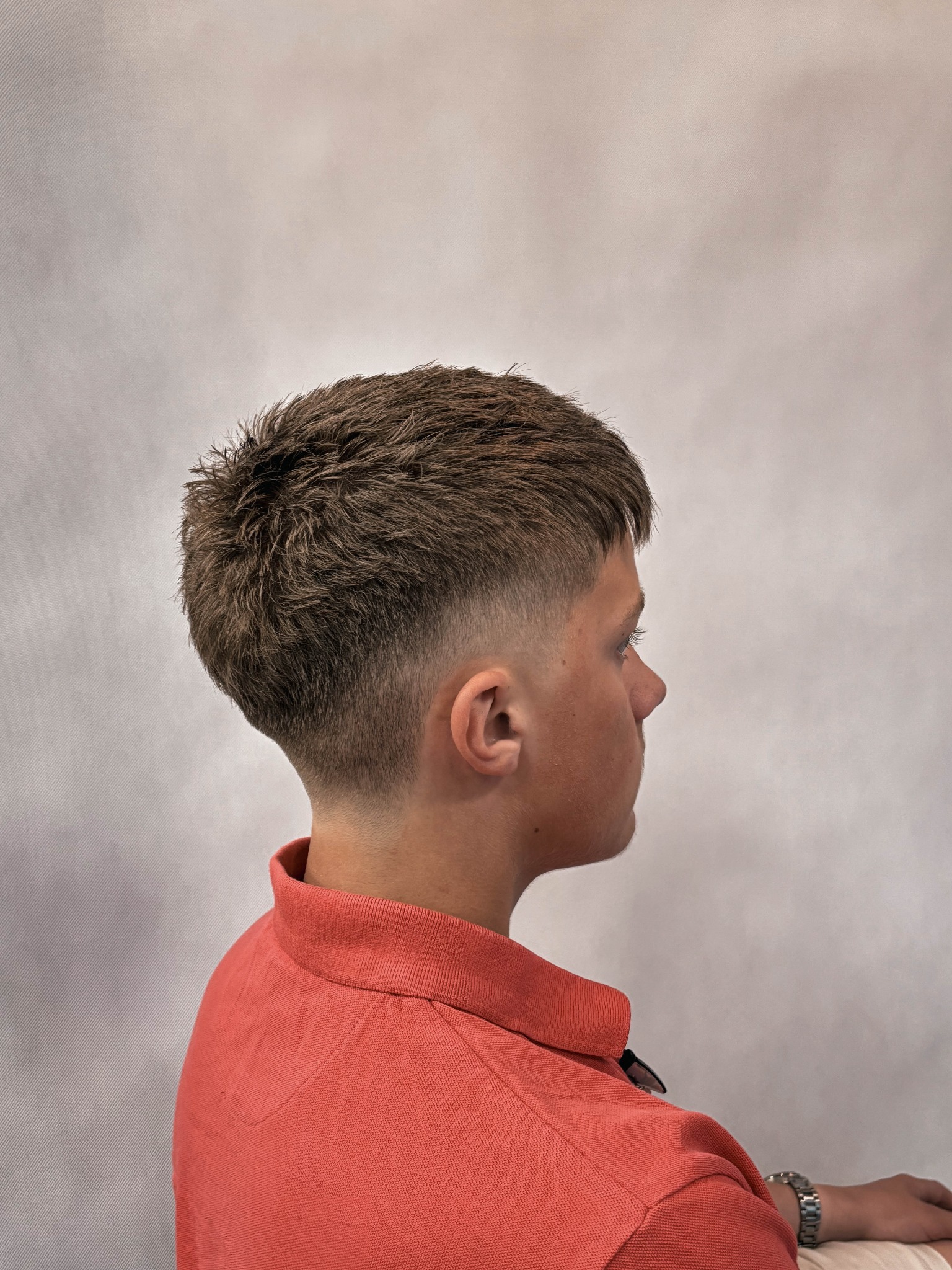 Buzzcut krótko i równo. Barber Kraków blisko Starego Miasta.