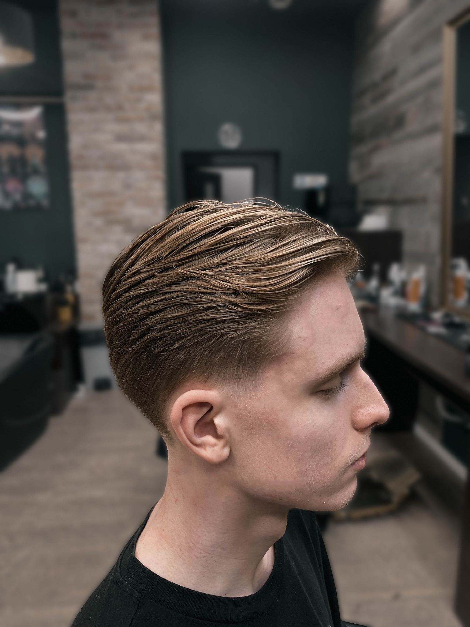 Strzyżenie długich włosów męskich. Doświadczeni barberzy, Kazimierz.