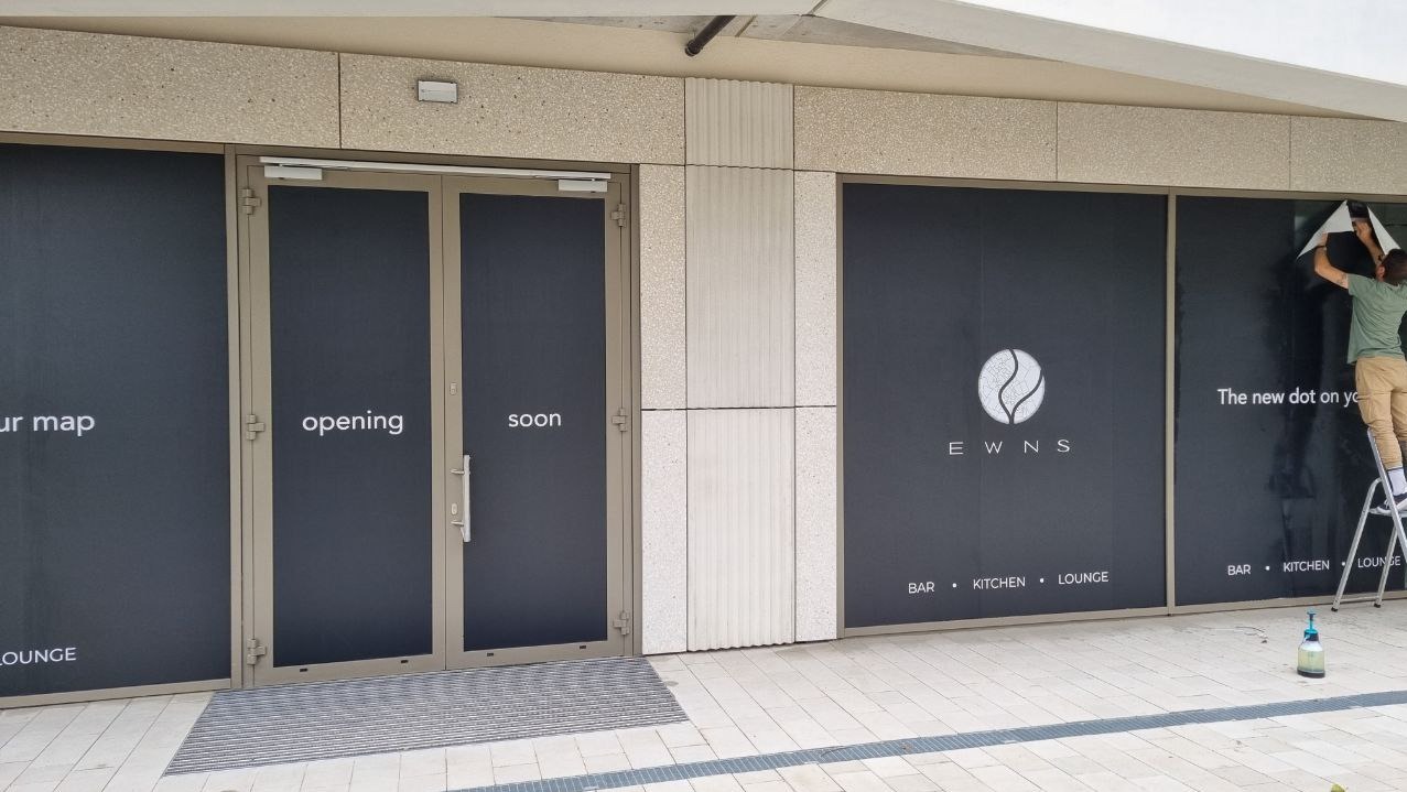 Druk i montaż folii - targi, restauracje, sklepy, naklejki tymczasowe na termin remontu