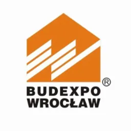 Logo Budexpo Wrocław z pomarańczowym symbolem domu i dwoma białymi belkami wewnątrz.