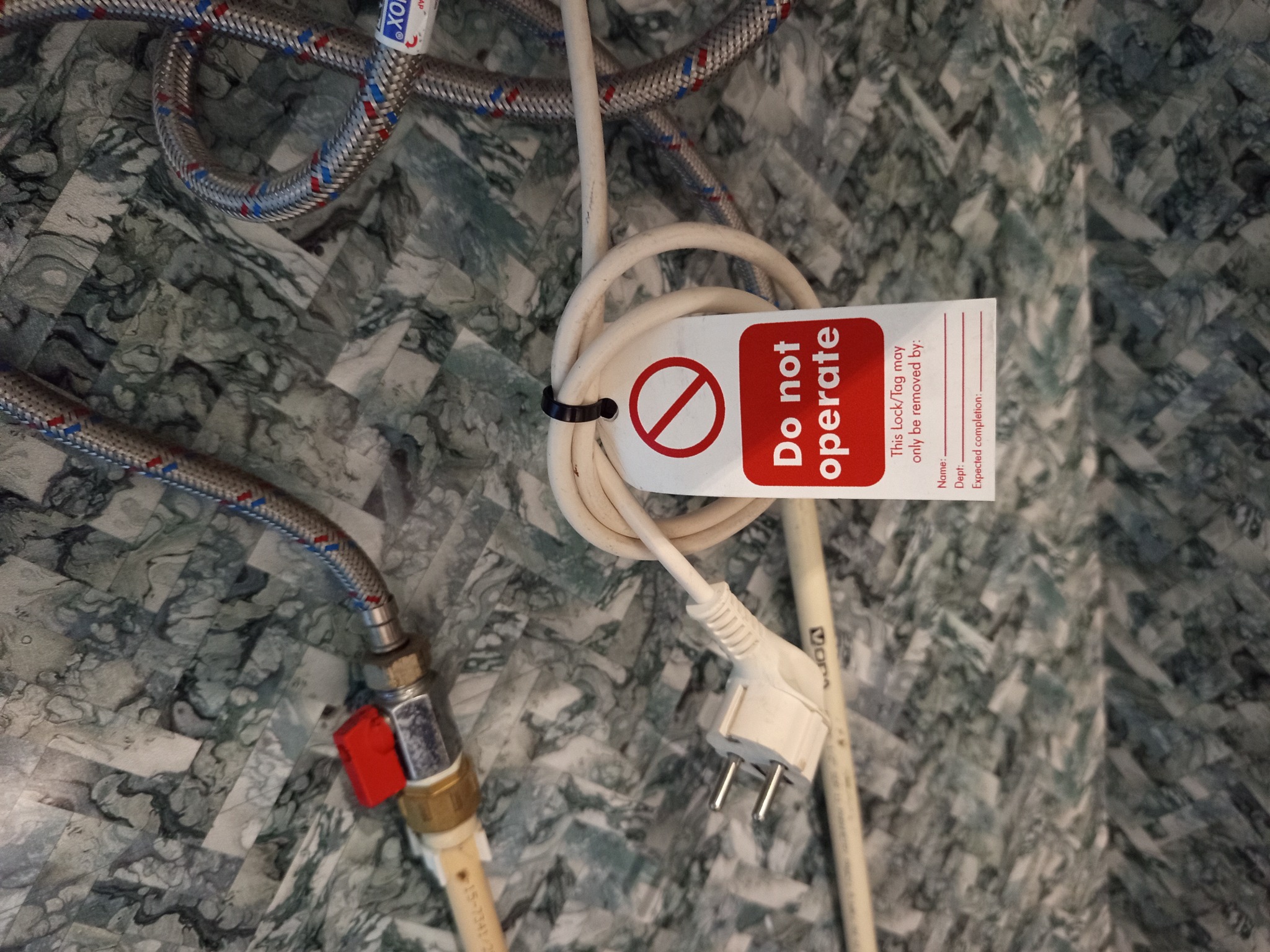 Zabezpieczony został także boiler który spowodował awarię.