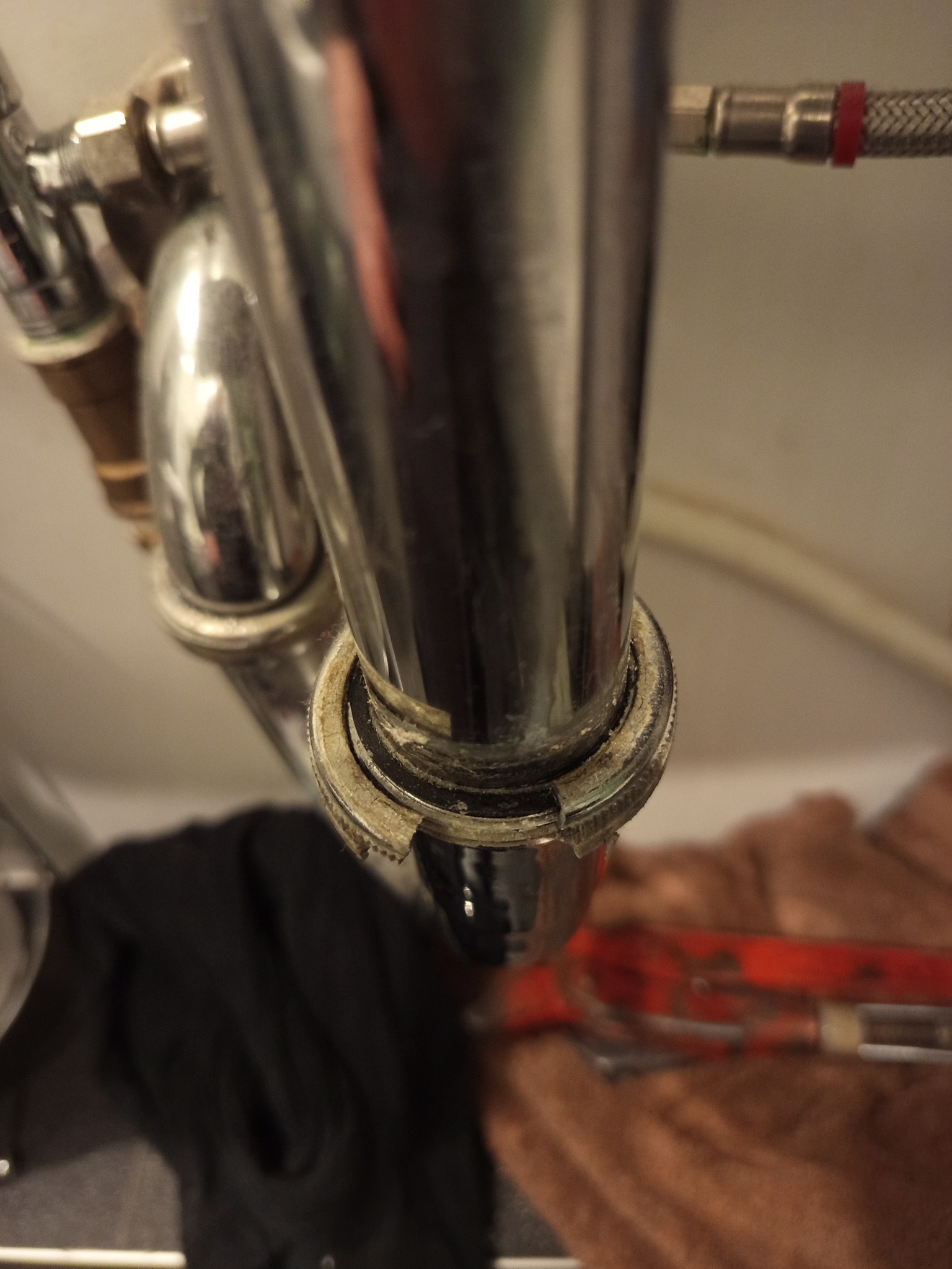 Zmęczeniu materiału uległy również pierścienie na odpływie była konieczna reanimacja przy pomocy zestawu naprawczego.