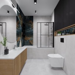 Details Studio - Wizualizacja nowoczesnej łazienki z drewnianą szafką pod umywalką, czarnymi akcentami i marmurową ścianą. Minimalistyczny design z owalnym lustrem i podłużnym oświetleniem.