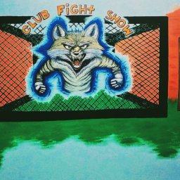 Cienkopis, marker, pędzle i farba akrylowa. Zabezpieczone varniszem na akryle. Projekt przeniesienia logo na ścianę 