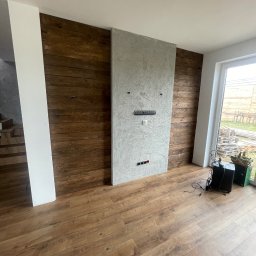 Beton architektoniczny i stare drewno 