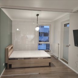 PBS Piotr Budzyński - ścianka szklana z drzwiami przesuwnymi