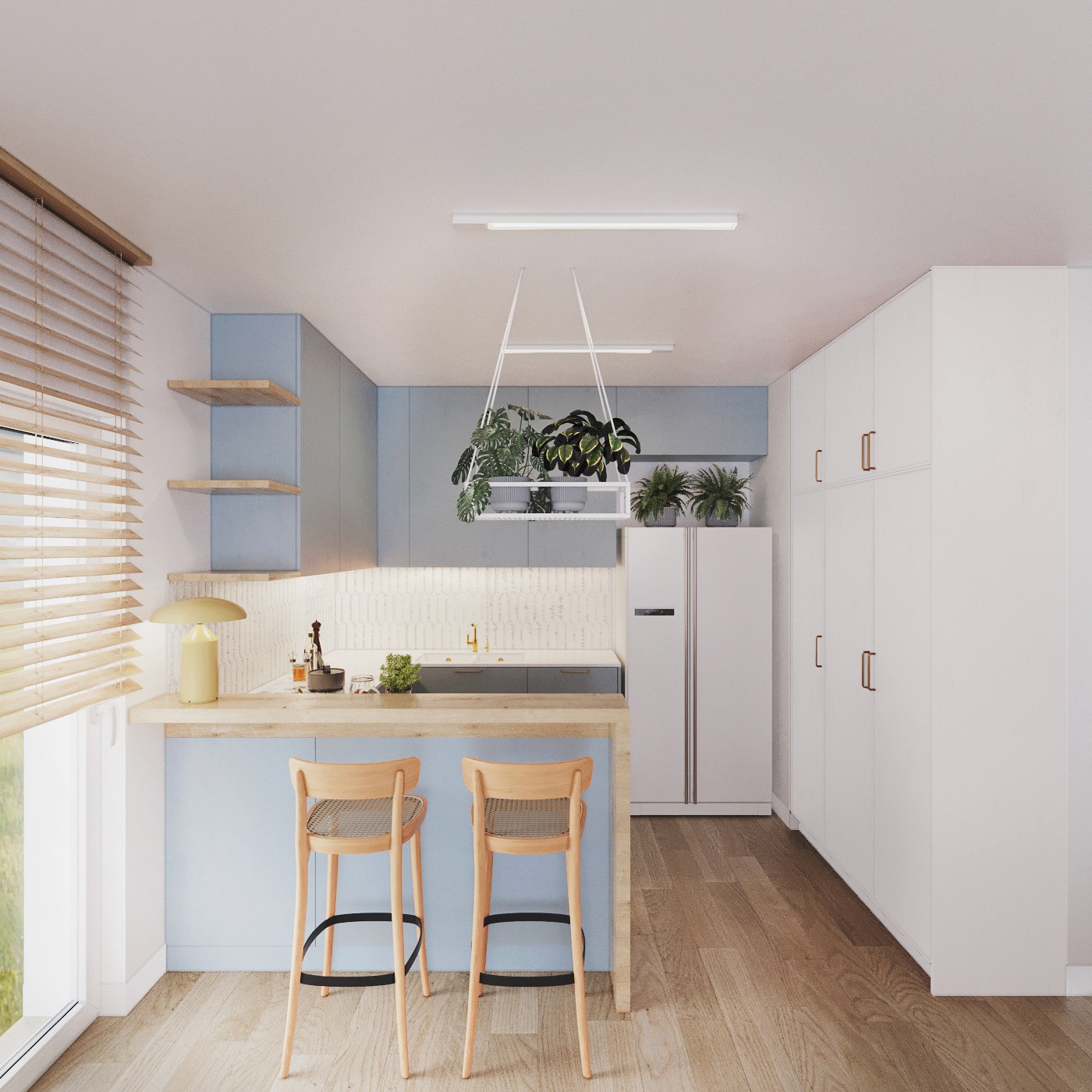 Jasna kuchnia w błękitach z drewnianym blatem i hokerami. Wiszące rośliny dodają świeżości. Minimalistyczny design z białymi szafkami i drewnianą podłogą.