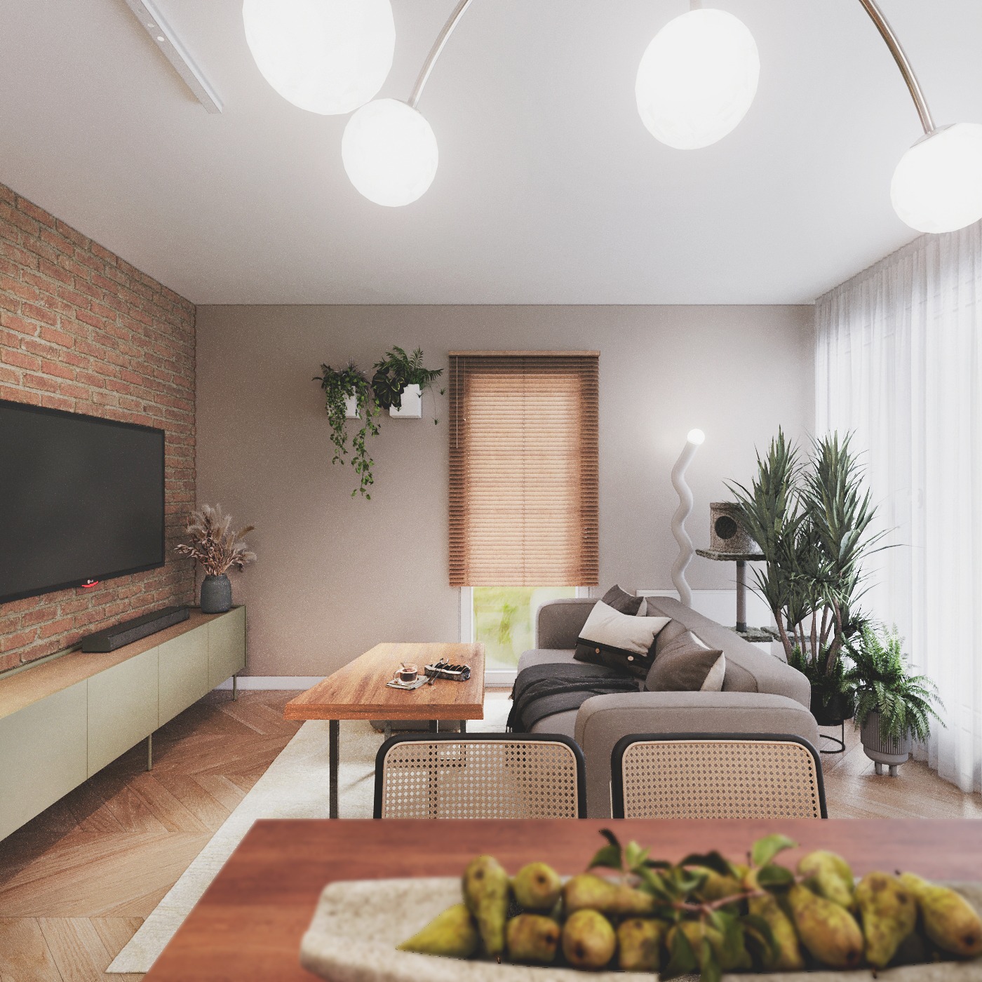 Salon z ceglaną ścianą, szarą sofą i drewnianym stolikiem kawowym. Rośliny doniczkowe dodają wnętrzu świeżości. Widoczne detale: lampa sufitowa z kulistymi kloszami.