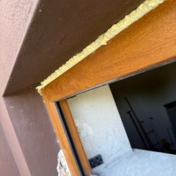 Jeśli cenisz fachowe podejście, szybkość działania i perfekcyjny efekt, zaproś do współpracy firmę Profokno. Montaż i obróbka pvc 
Twoje okna - nasza precyzja. 