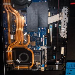 Kompleksowe czyszczenie i wymiana pasty termoprzewodzącej w Laptopie