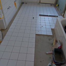 Jedna z łazienek w trakcie prac.
Niestety nie robiliśmy zbyt dużo zdjęć