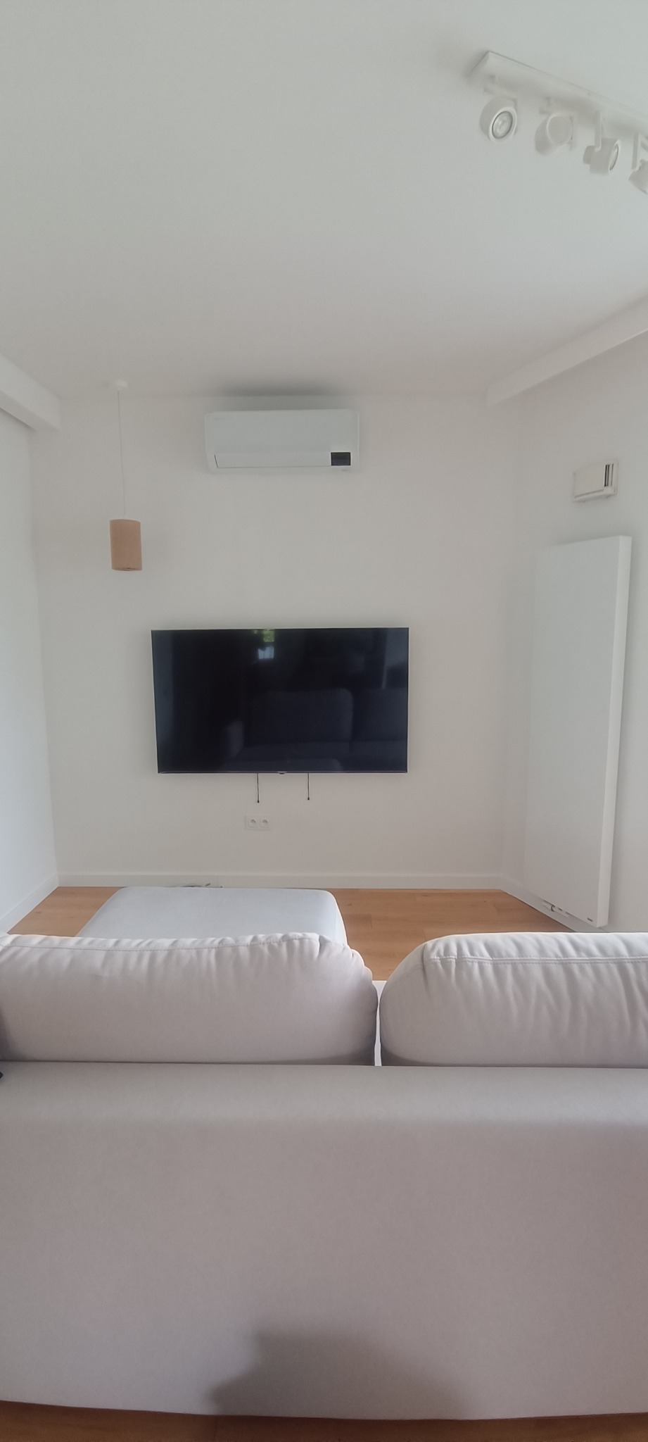 malowanie, listwy przypodłogowe