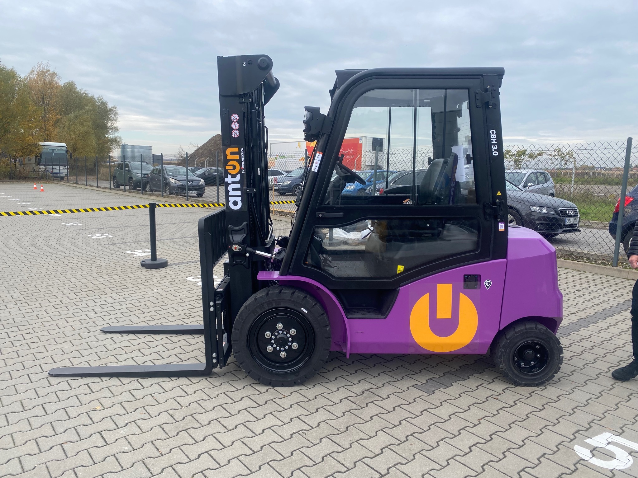 Oferujemy również nowe wózki Anton by Jungheinrich..