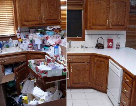 Zdjęcie typu 'przed i po' przedstawia kuchnię. Po lewej stronie bałagan, po prawej czysta, uporządkowana kuchnia z drewnianymi szafkami i białą armaturą.