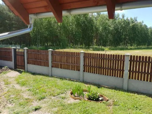 ogrodzenie betonowo-drewniane wykonane przez firme jar-bet jarosław trzaskowski koło więcborka
