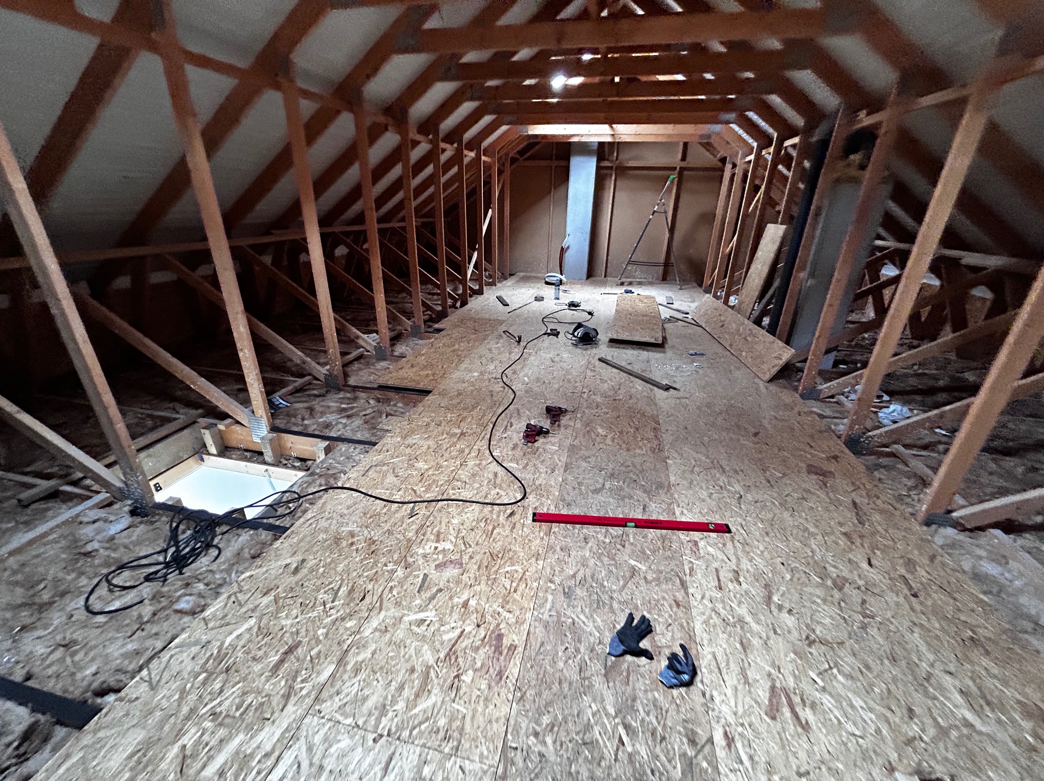 Wykonanie podlogi na poddaszu