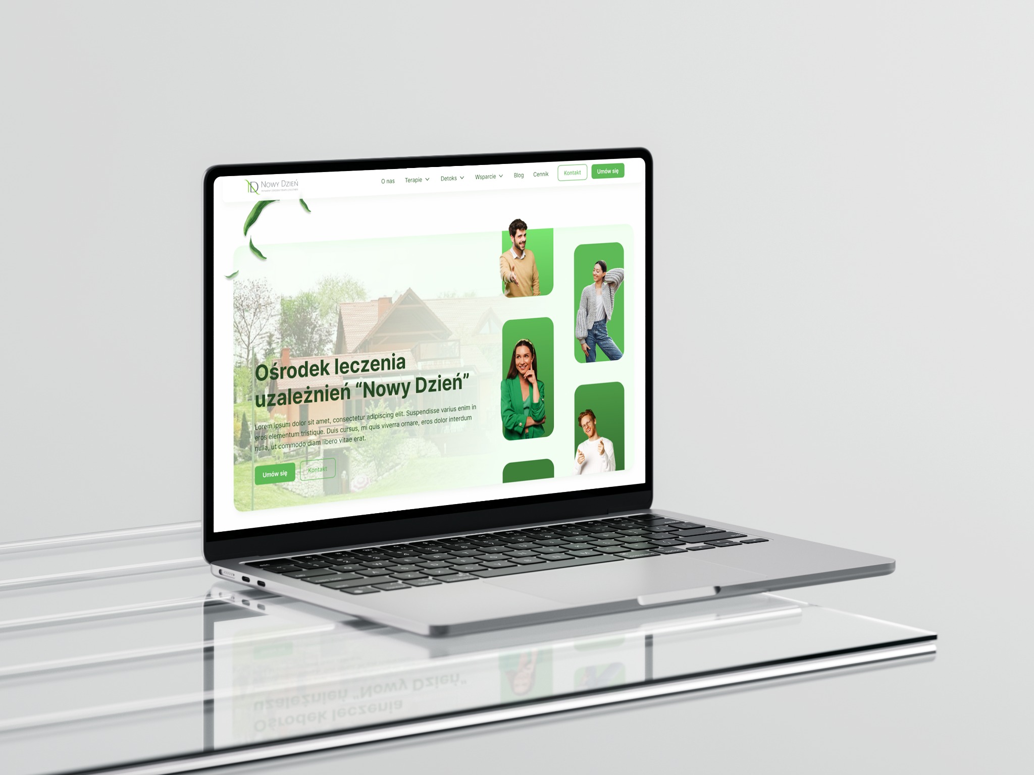 Laptop prezentuje stronę internetową ośrodka leczenia uzależnień 'Nowy Dzień' z zieloną kolorystyką i zdjęciami personelu. Widoczny nagłówek, menu i fragment treści strony.