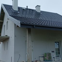 Usługi ogólnobudowlane Łukasz Sosnowski - Izolacja pionowa ścian wewnętrznych bez tynku i farby elewacyjnej.