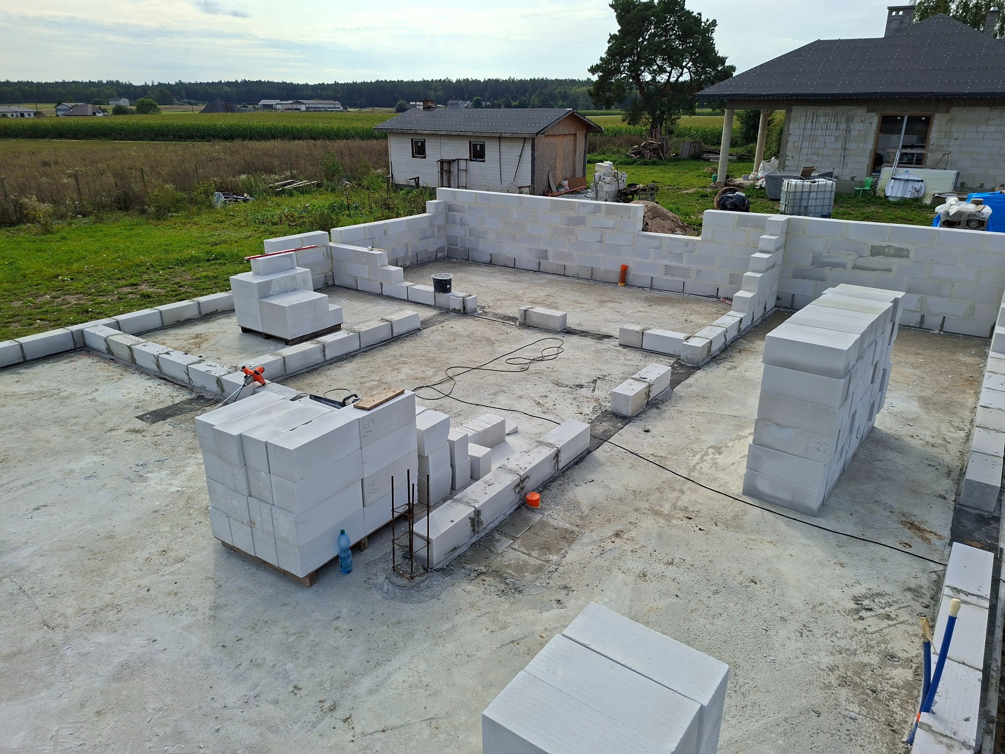 Budowa ścian w budynku jednorodzinnym