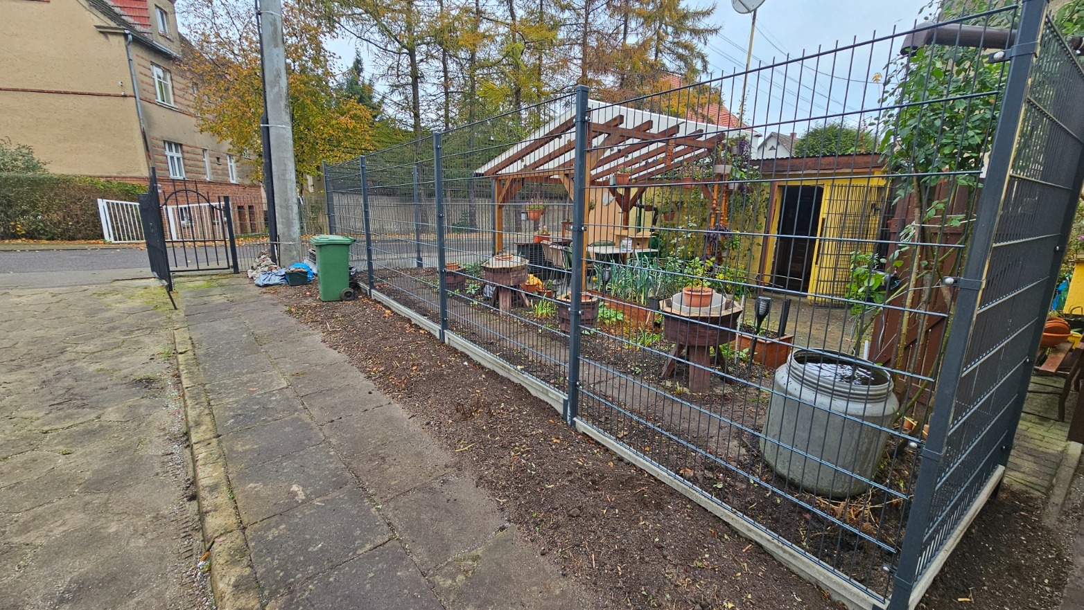 Montaż paneli 2D 180cm + podmurówka