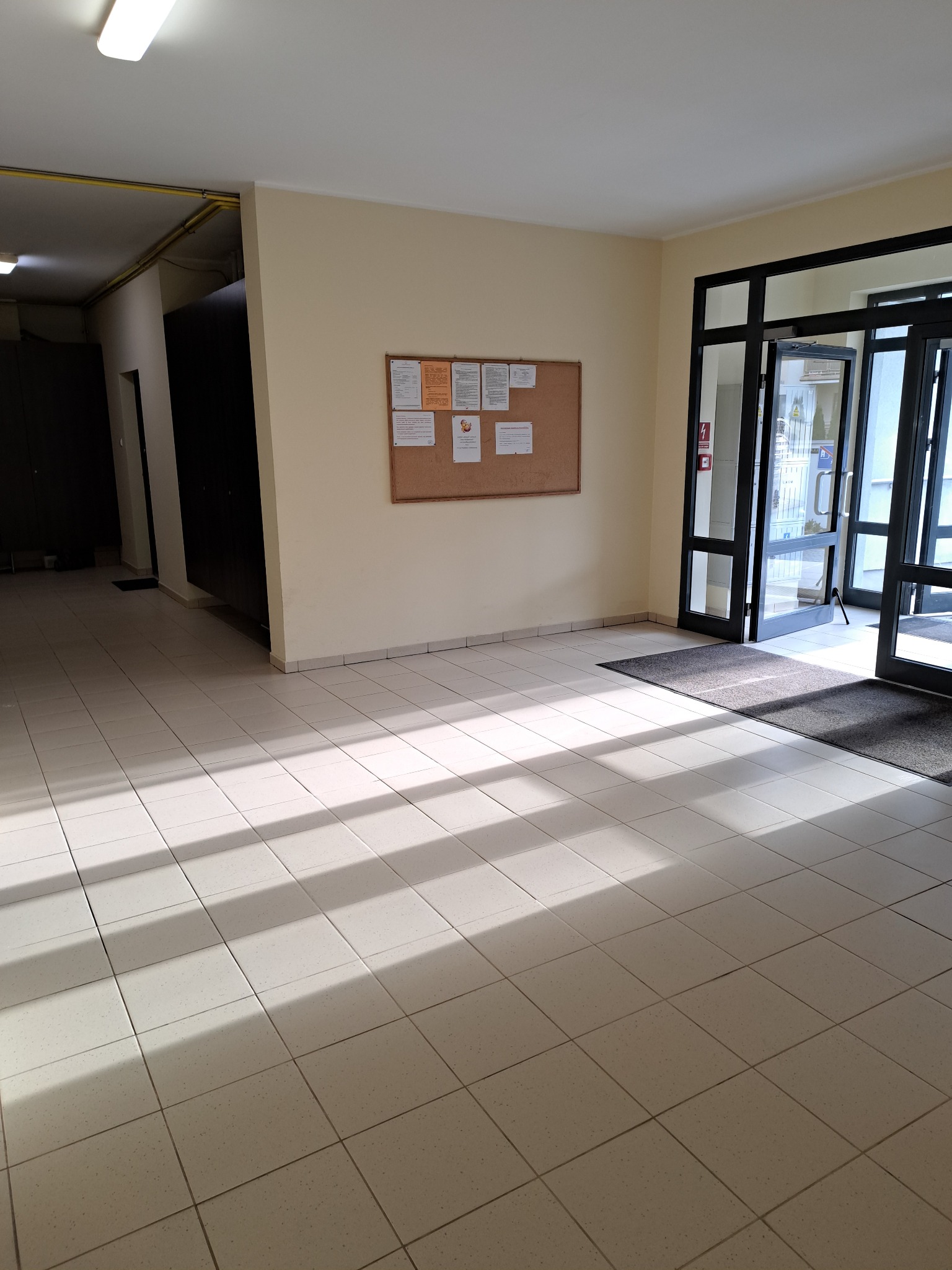 Podłoga po doczyszczaniu która po 4 latach wyglada wciąż tak samo