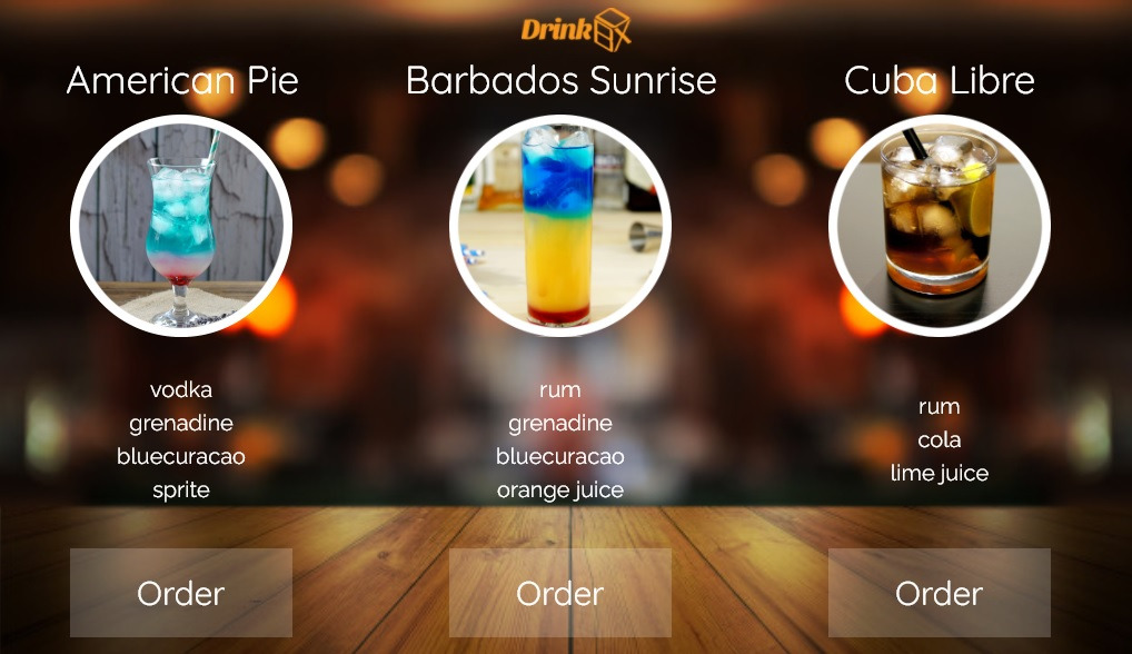 DrinkBox: Grafika prezentuje interfejs aplikacji desktopowej do obsługi automatycznego barmana, z trzema drinkami: American Pie, Barbados Sunrise i Cuba Libre.