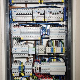 Voltkam Kamil Jastrzębski - Rozdzielnica