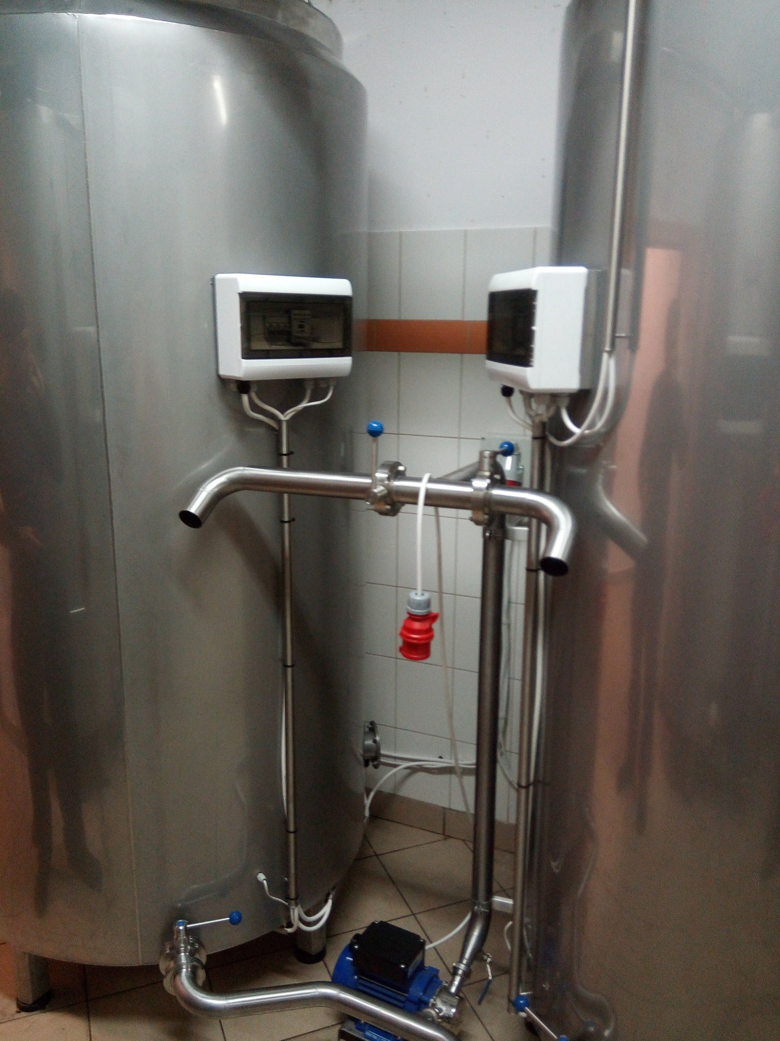 Wykonanie sterowanie grzałkami zbiornika miodu.