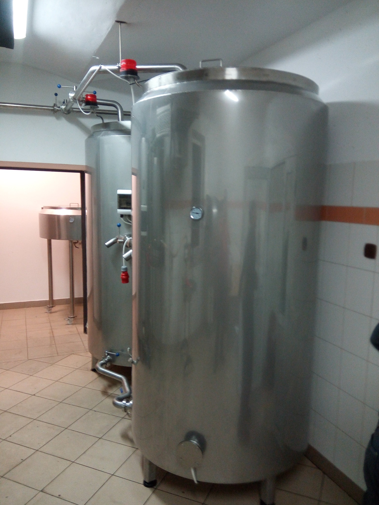 Wykonanie sygnalizacji napełnienia zbiornika.