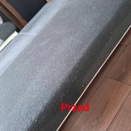 Wypierz to - Szary narożnik z widocznymi zabrudzeniami i sierścią, oznaczony napisem 'Przed', ukazujący stan tapicerki przed czyszczeniem.