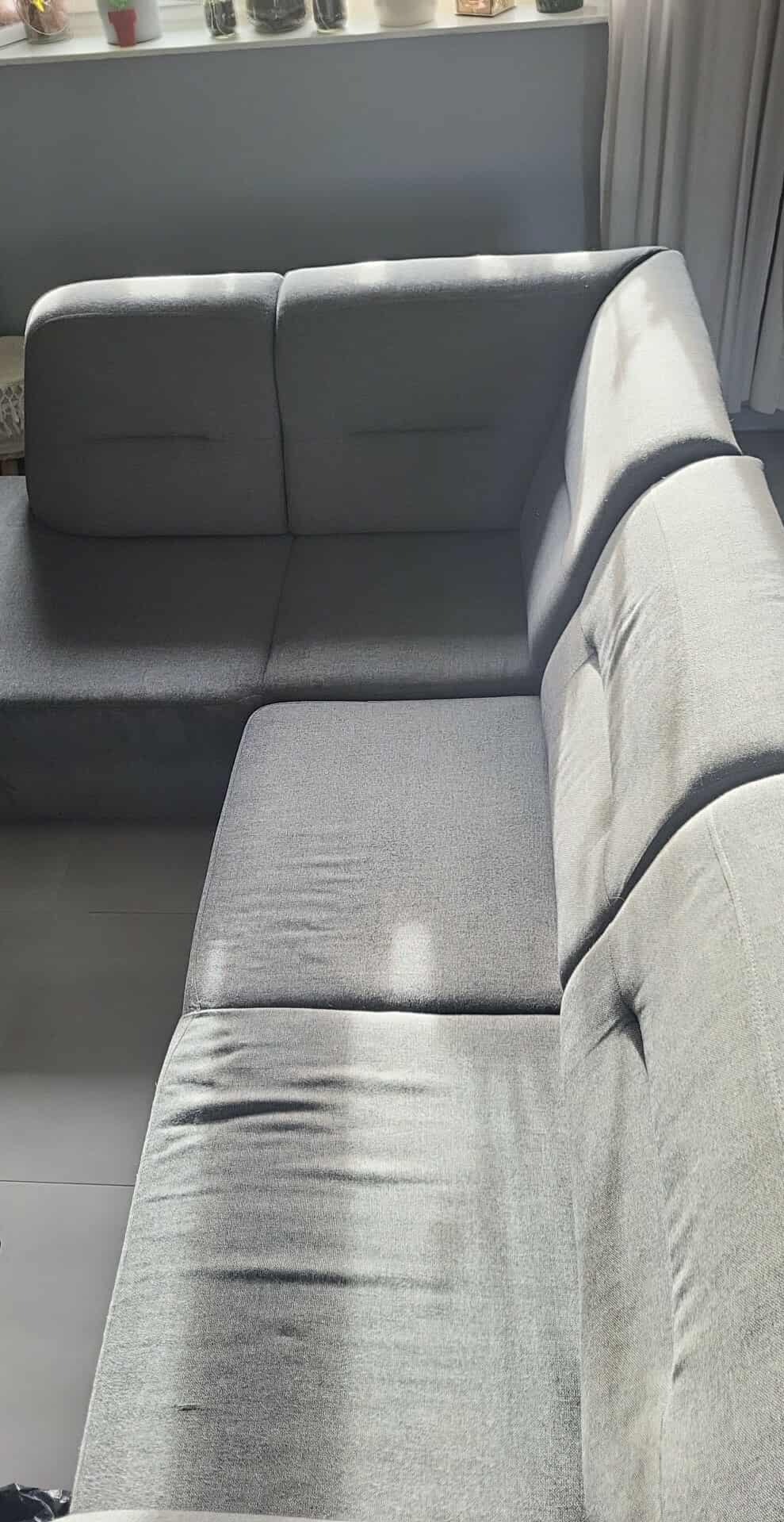 Z pozoru czysta kanapa..