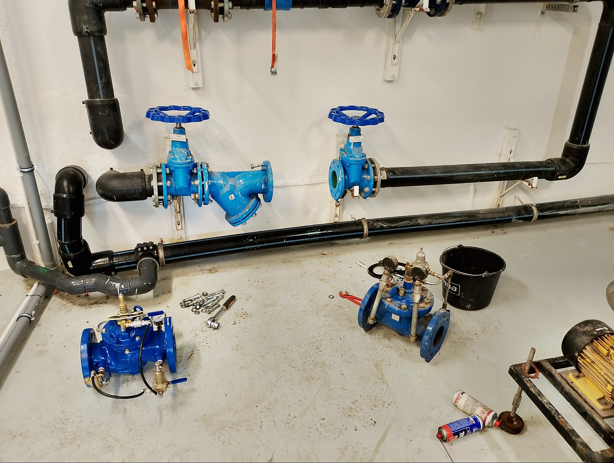 Wymiana zaworu pierwszeństwa w przepompowni wody bytowej.