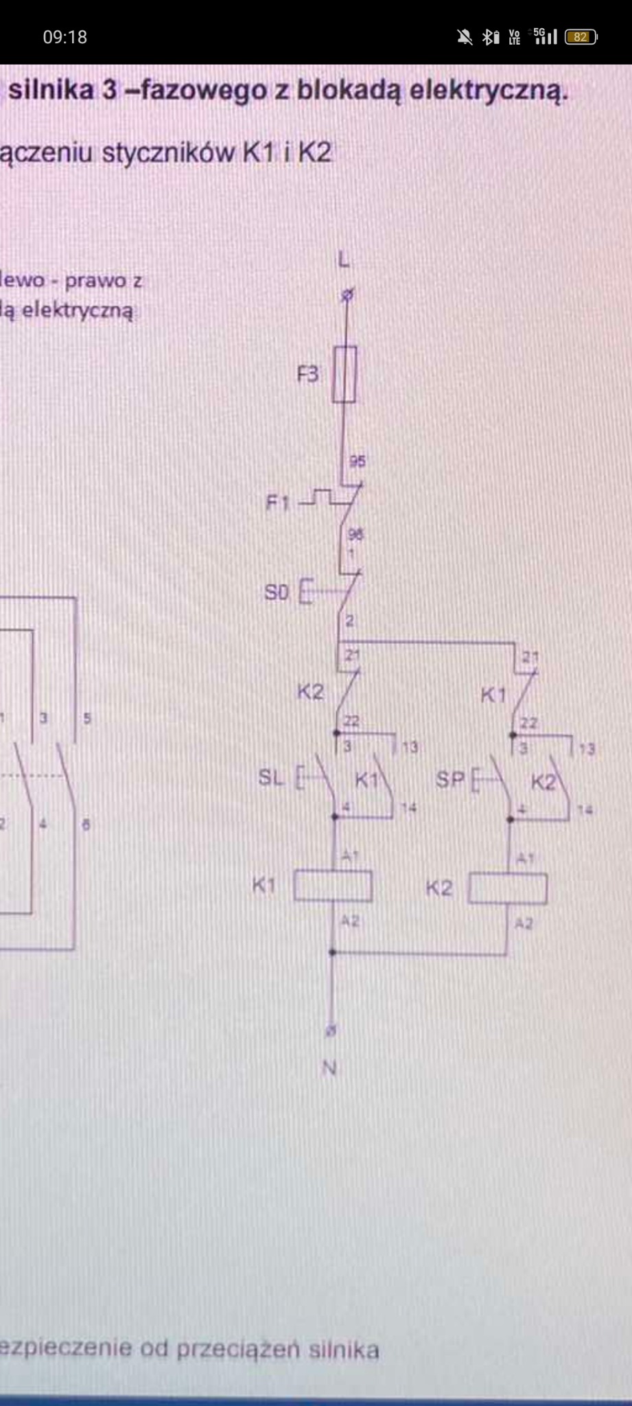 Schemat elektryczny silnika 3-fazowego z blokadą, prezentujący połączenie styczników K1 i K2, zabezpieczenie od przeciążeń. Widoczne oznaczenia elementów i połączeń.