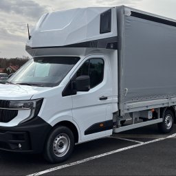 ZS TRANSPORT - Nowe busy z windami . Wymiary przestrzeni ładunkowej to 4,5m x2,25m i H=2.30m.