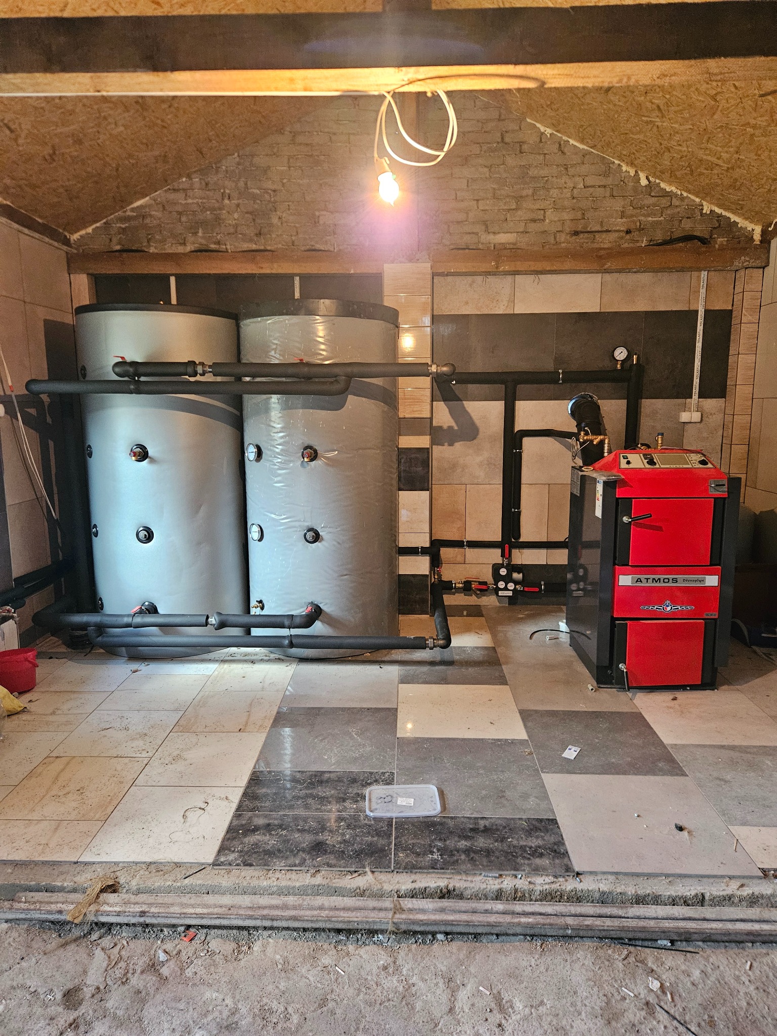 Kotłownia na Kocioł Zgazywujący Drewno Marki Atmos