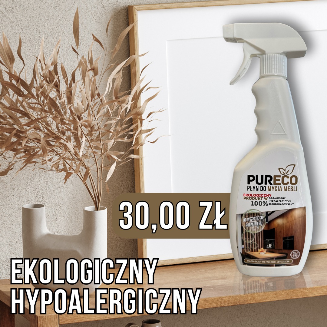 Butelka ekologicznego płynu do mycia mebli Pureco na drewnianej półce, z dekoracyjnym wazonem i ramką w tle. Promocja: 30 zł. Eko i hipoalergiczny.