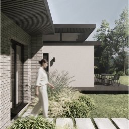 MADE ARCHITEKTURA - Wizualizacja domu z ogrodem: kobieta przechadza się po ścieżce z płyt, obok bujna roślinność, w tle taras z meblami ogrodowymi. Nowoczesna architektura.