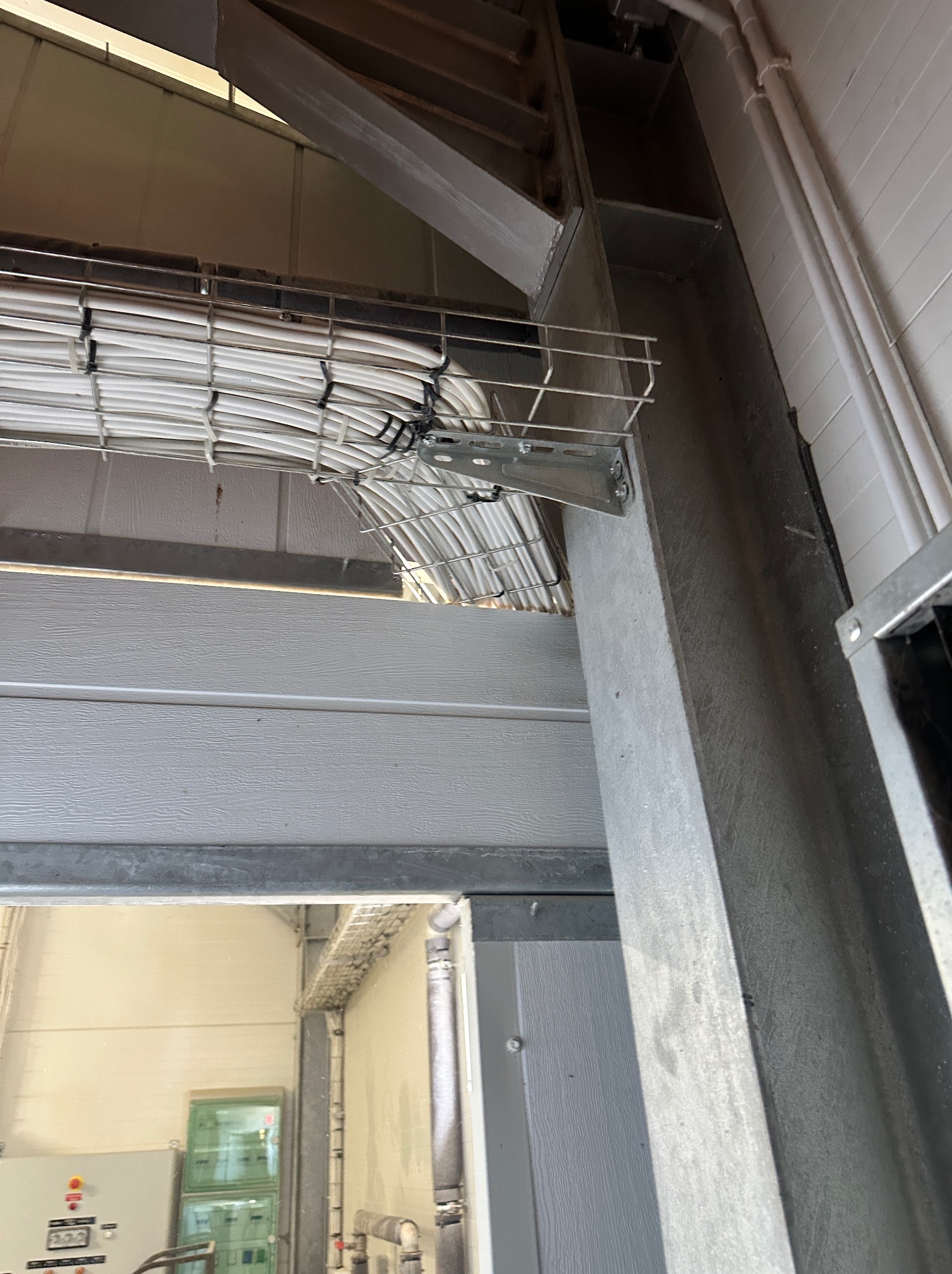 Robienie instalacji na chlewniach i kurnikach