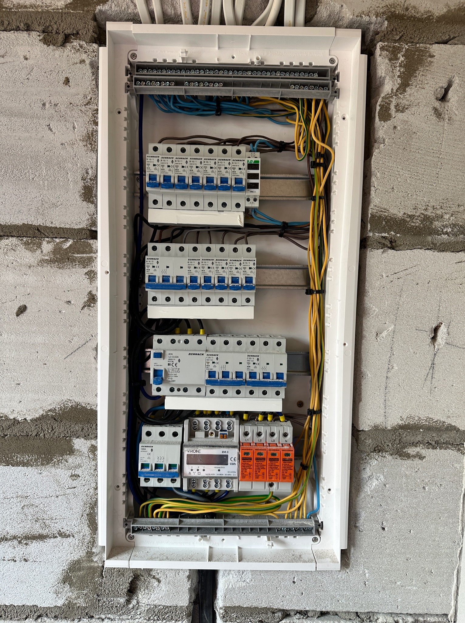 Montaż i podłączanie rozdzielnic. Oraz doradztwo