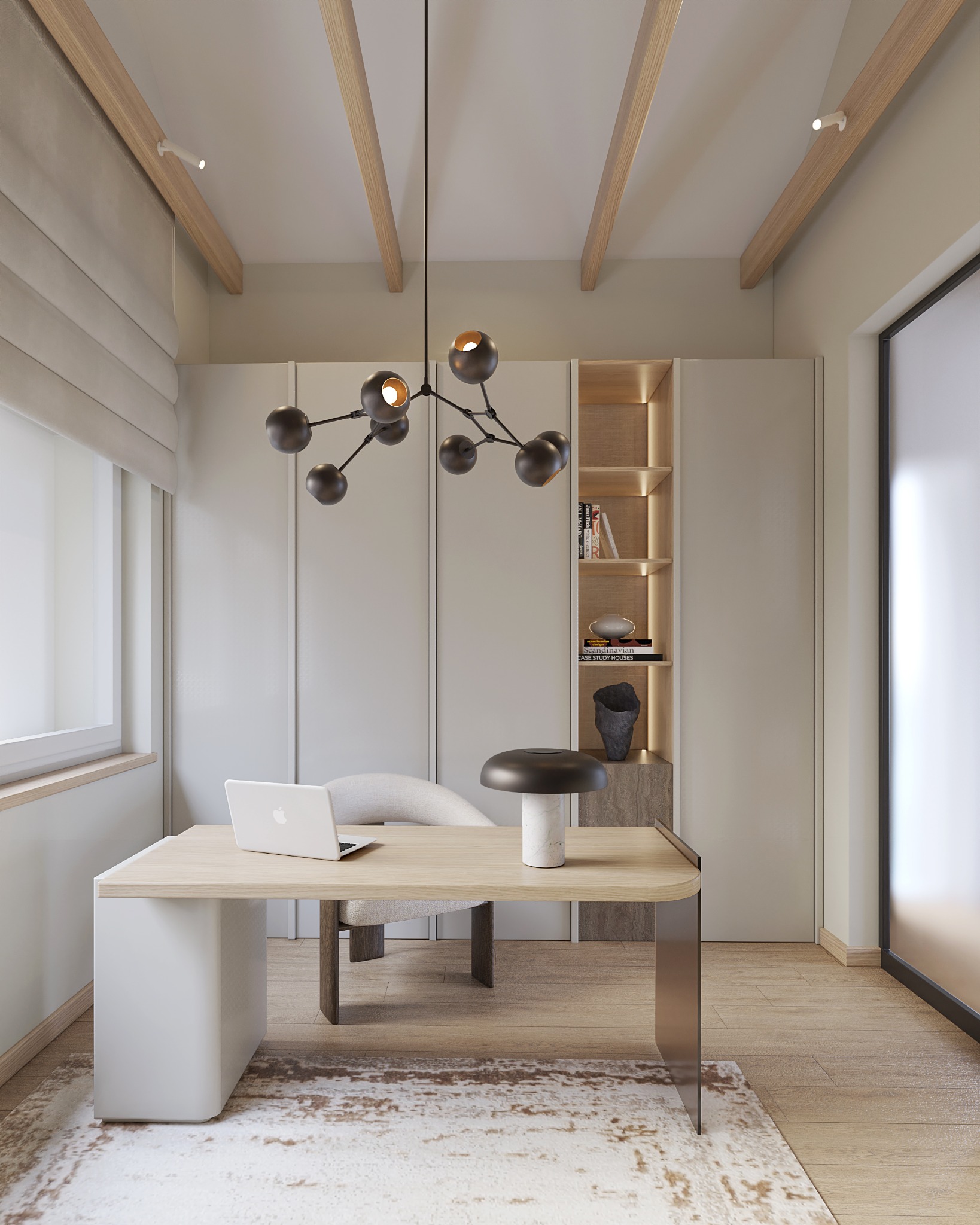 Nowoczesny gabinet: biurko z laptopem, designerska lampa, regał z książkami, stonowana kolorystyka, drewniane belki sufitowe i dywan w geometryczne wzory.
