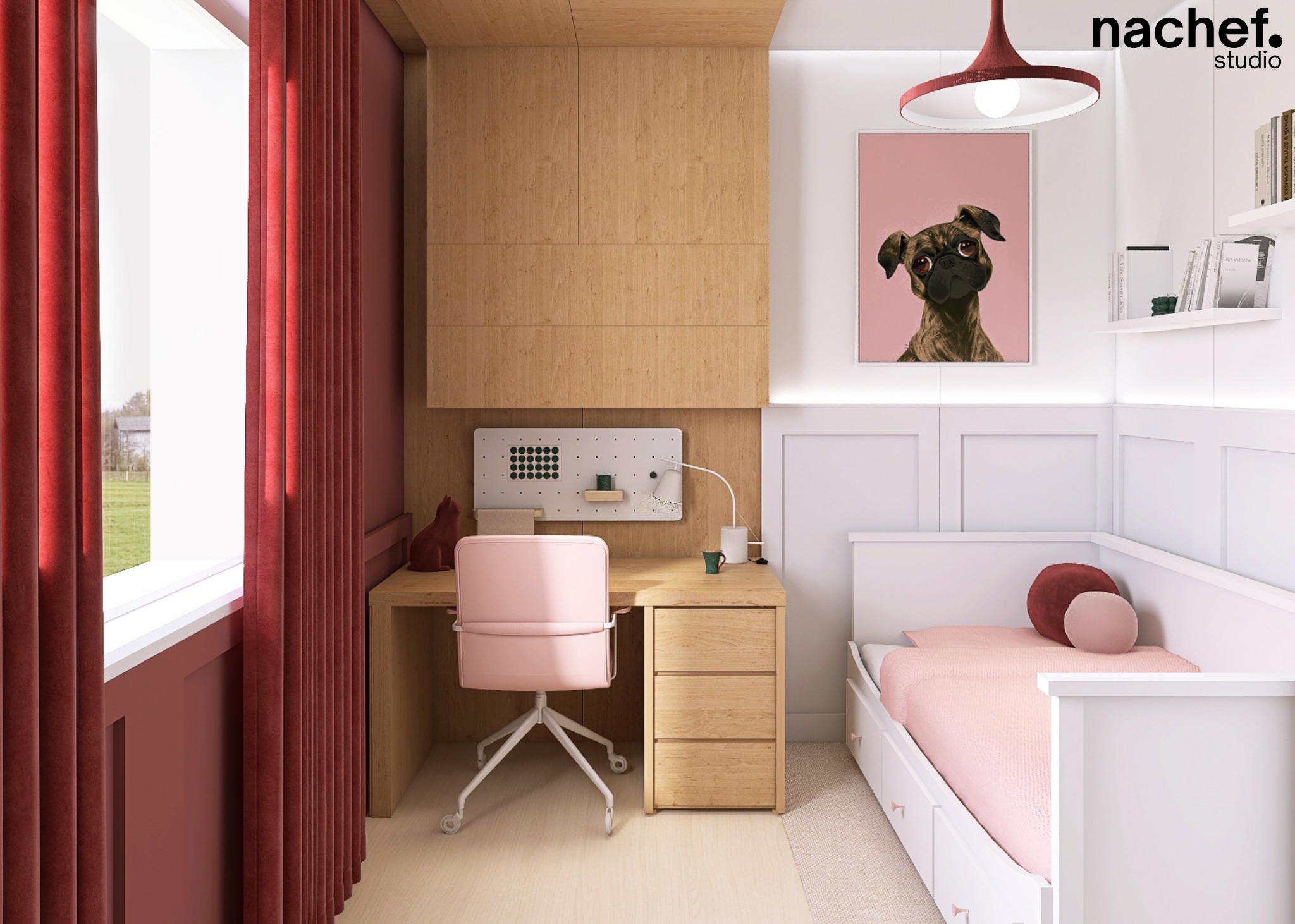 Pokój dziecięcy z drewnianym biurkiem, różowym krzesłem i łóżkiem z szufladami. Na ścianie grafika z psem i półki na książki. Czerwone zasłony przy oknie.
