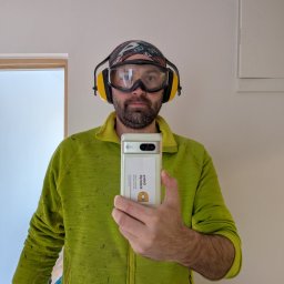 Bruzdowanie, kucie, prowadzenie kabli.