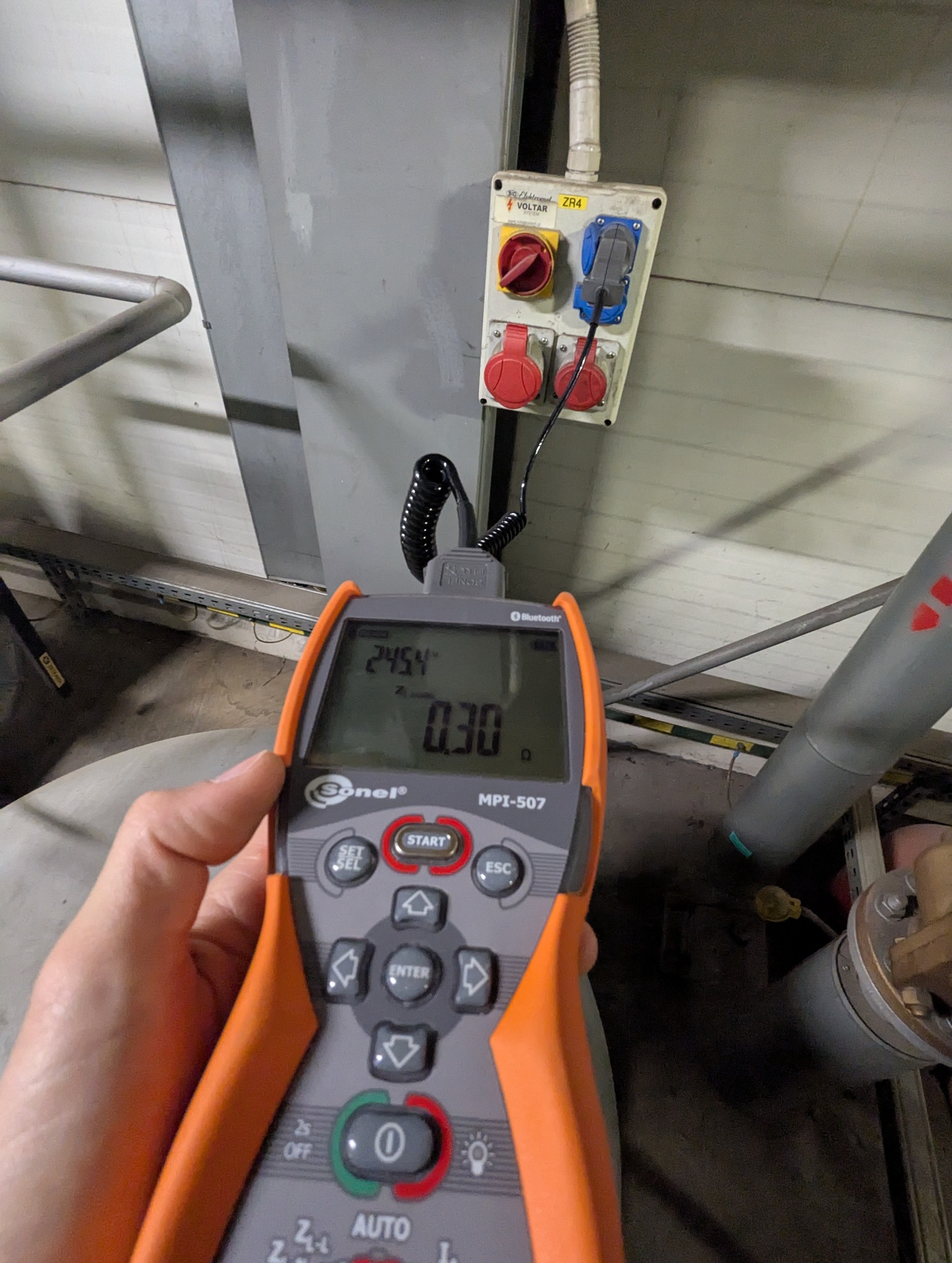 Pomiary okresowe i odbiory.