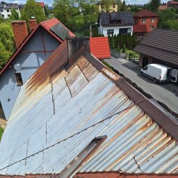 Dach przed malowaniem 
a także komin przed okuciem