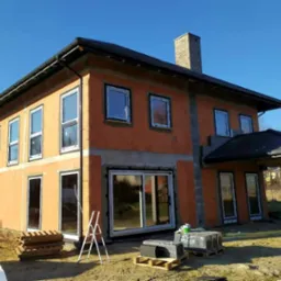 Okna Veka Softline 82 i bezprogowy system HST Veka Slide, ciepły montaż illbruck i3 z ciepłymi parapetami Stropex.