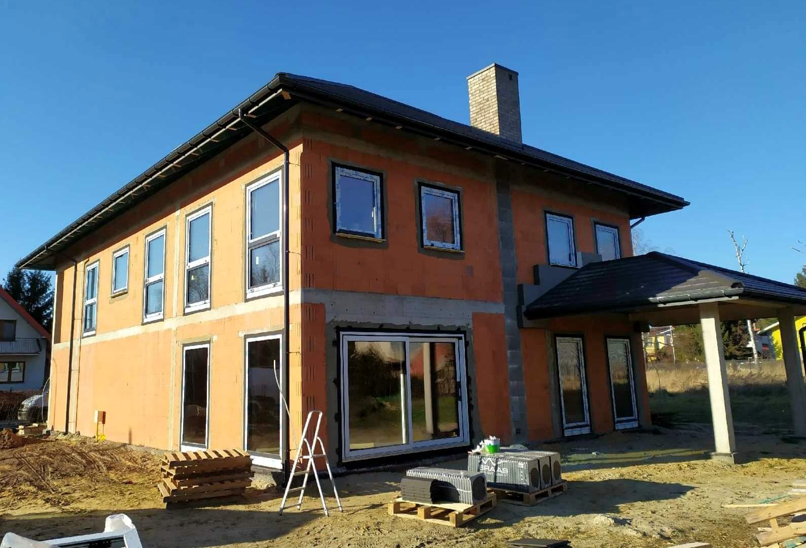 Okna Veka Softline 82 i bezprogowy system HST Veka Slide, ciepły montaż illbruck i3 z ciepłymi parapetami Stropex.